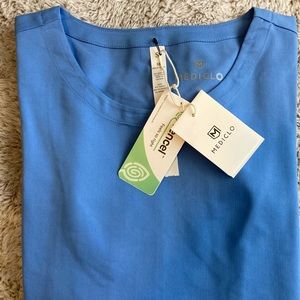 Mediclo brand scrubs. Style Elba color ceil blue size small